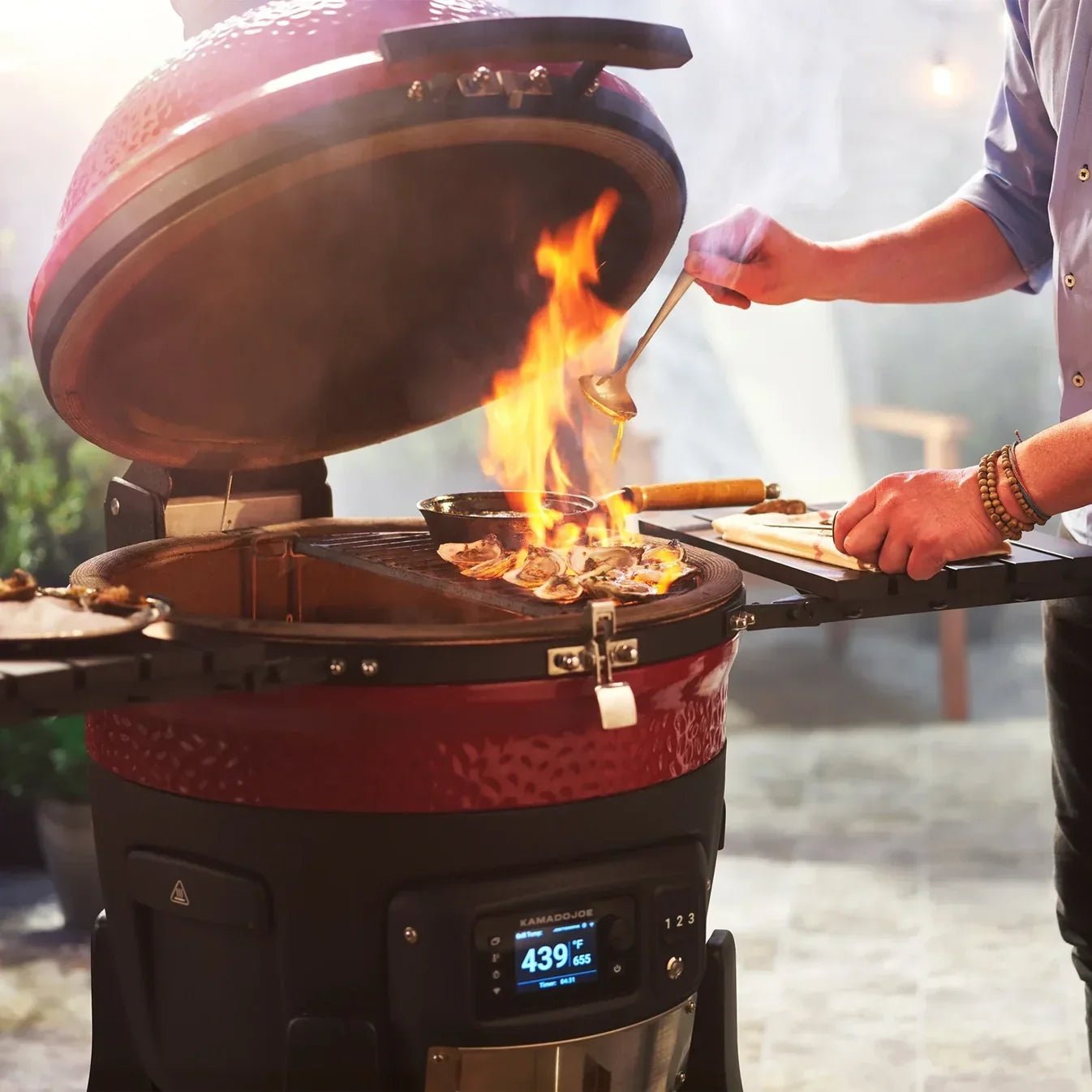Kamado Joe Konnected Joe 18-Inch Digital Charcoal Grill and Smoker with Cart - Image 13