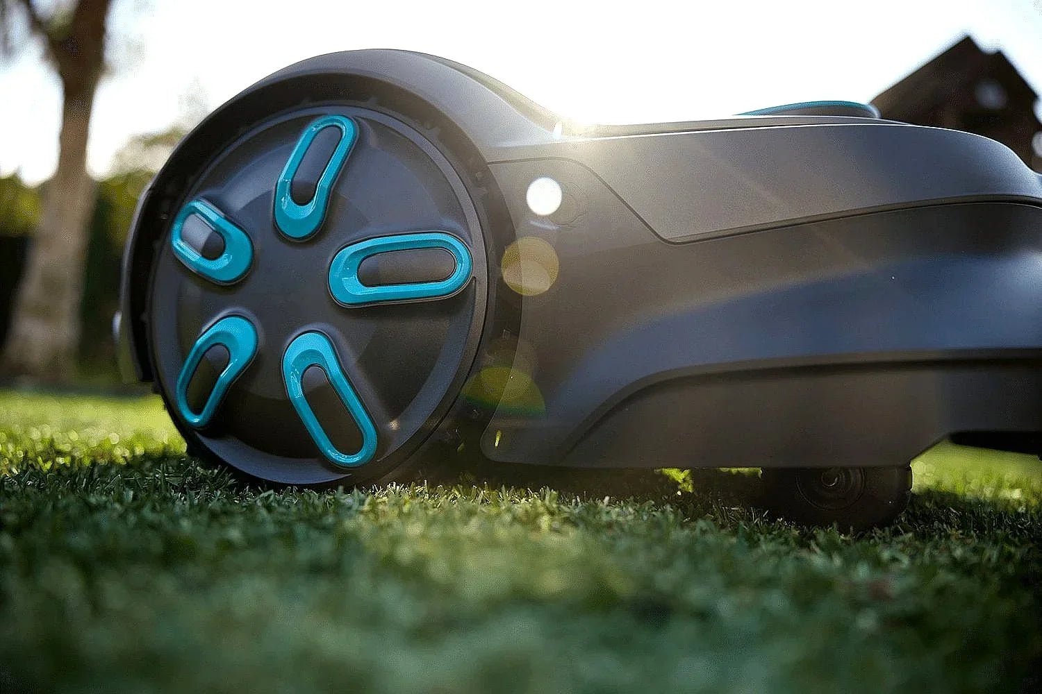 Gardena SILENO Flex Robotic Lawn Mower 2025 - Image 3