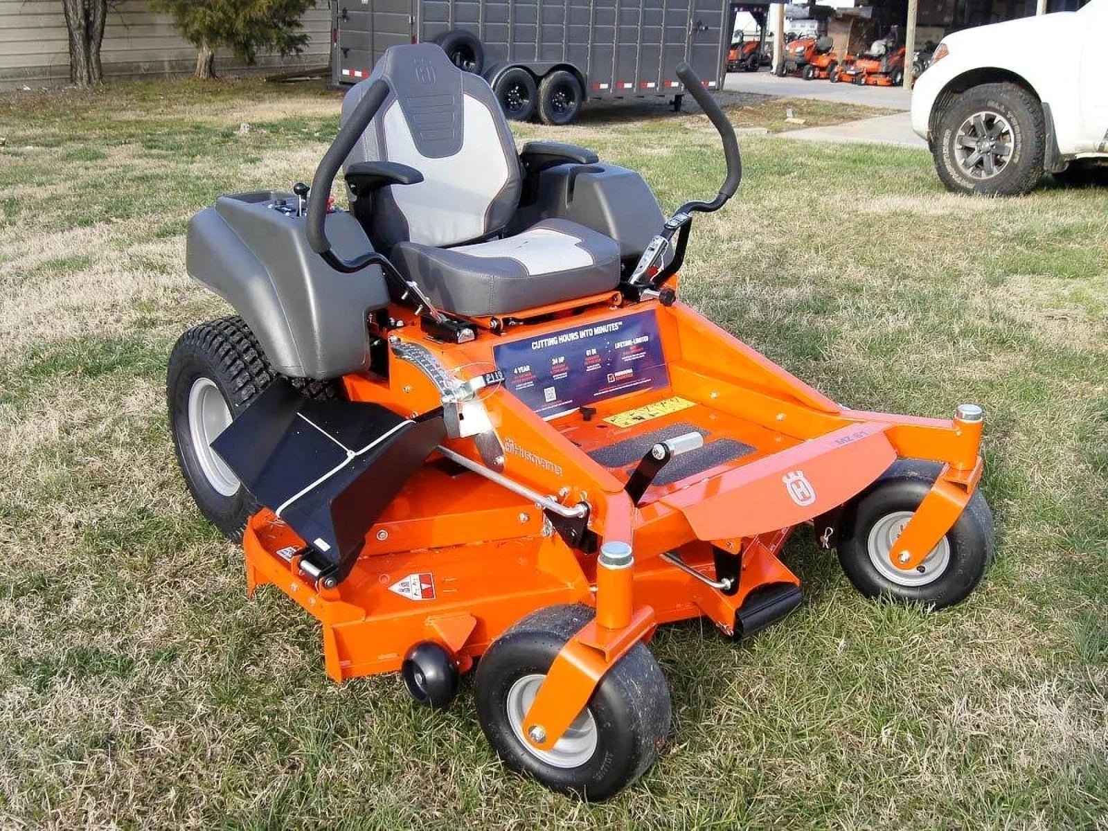 Husqvarna MZ61 61″ Zero Turn Lawn Mower 24HP KAW (Scratch and Dent) - Image 7