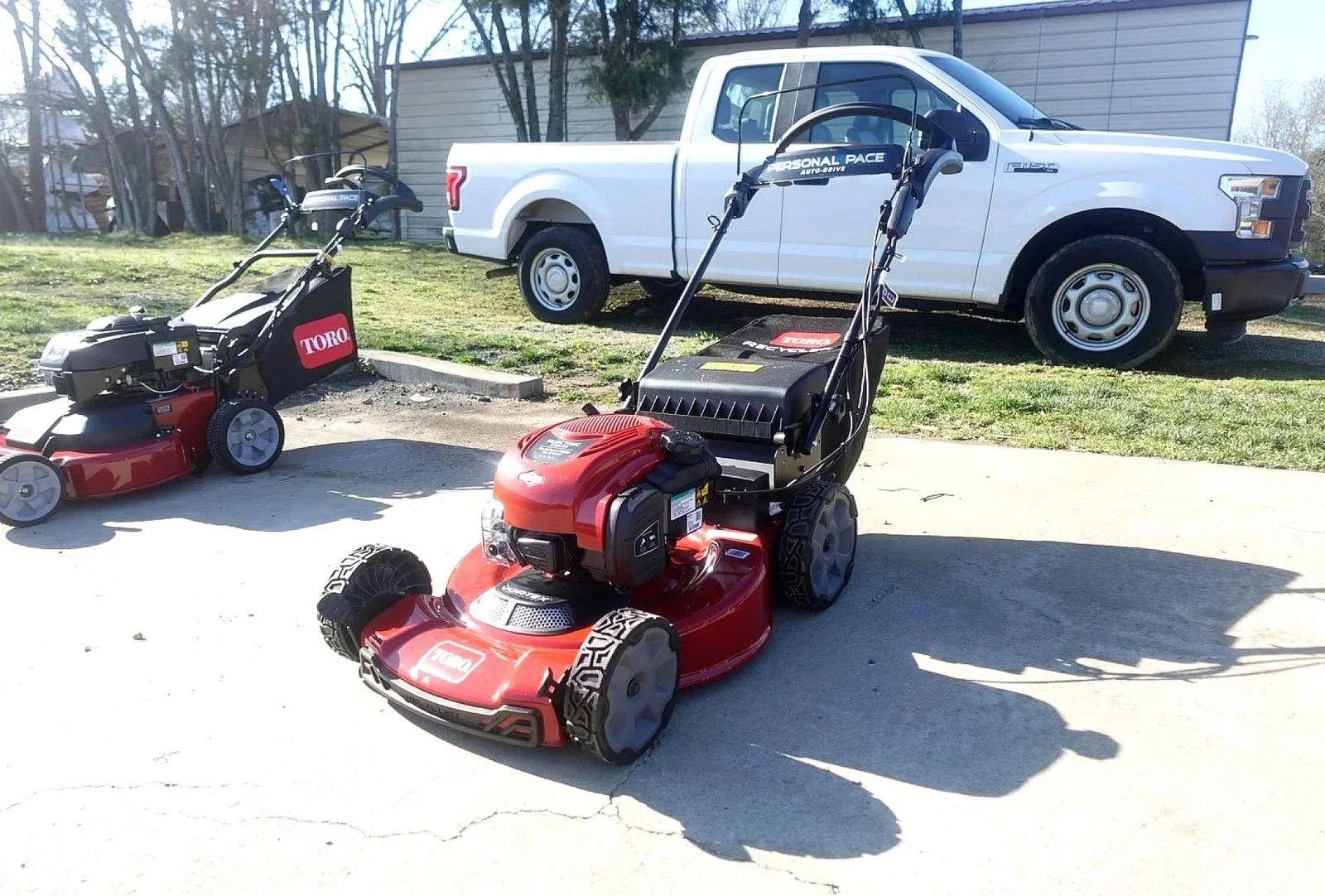 Toro 22 in. Recycler SmartStow Electric Lawn Mower - Image 6