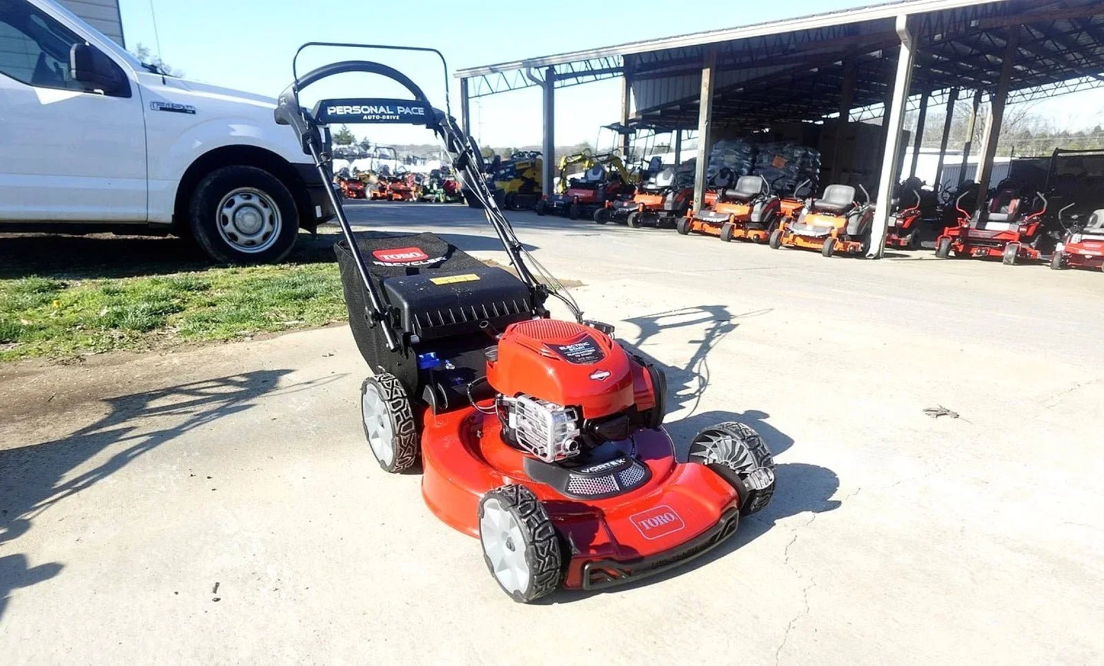 Toro 22 in. Recycler SmartStow Electric Lawn Mower - Image 8